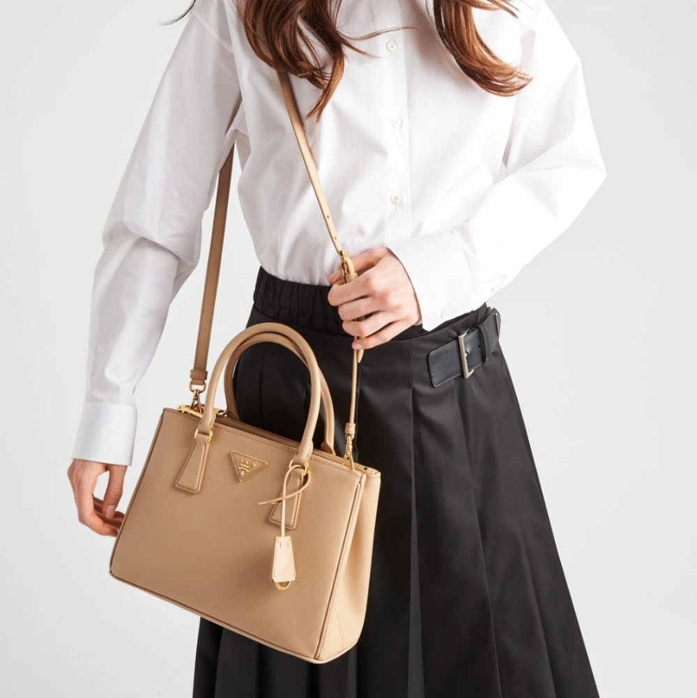 💯 Authentic Prada | Galleria Medium Saffiano Leather bag - Picture 3 of 17